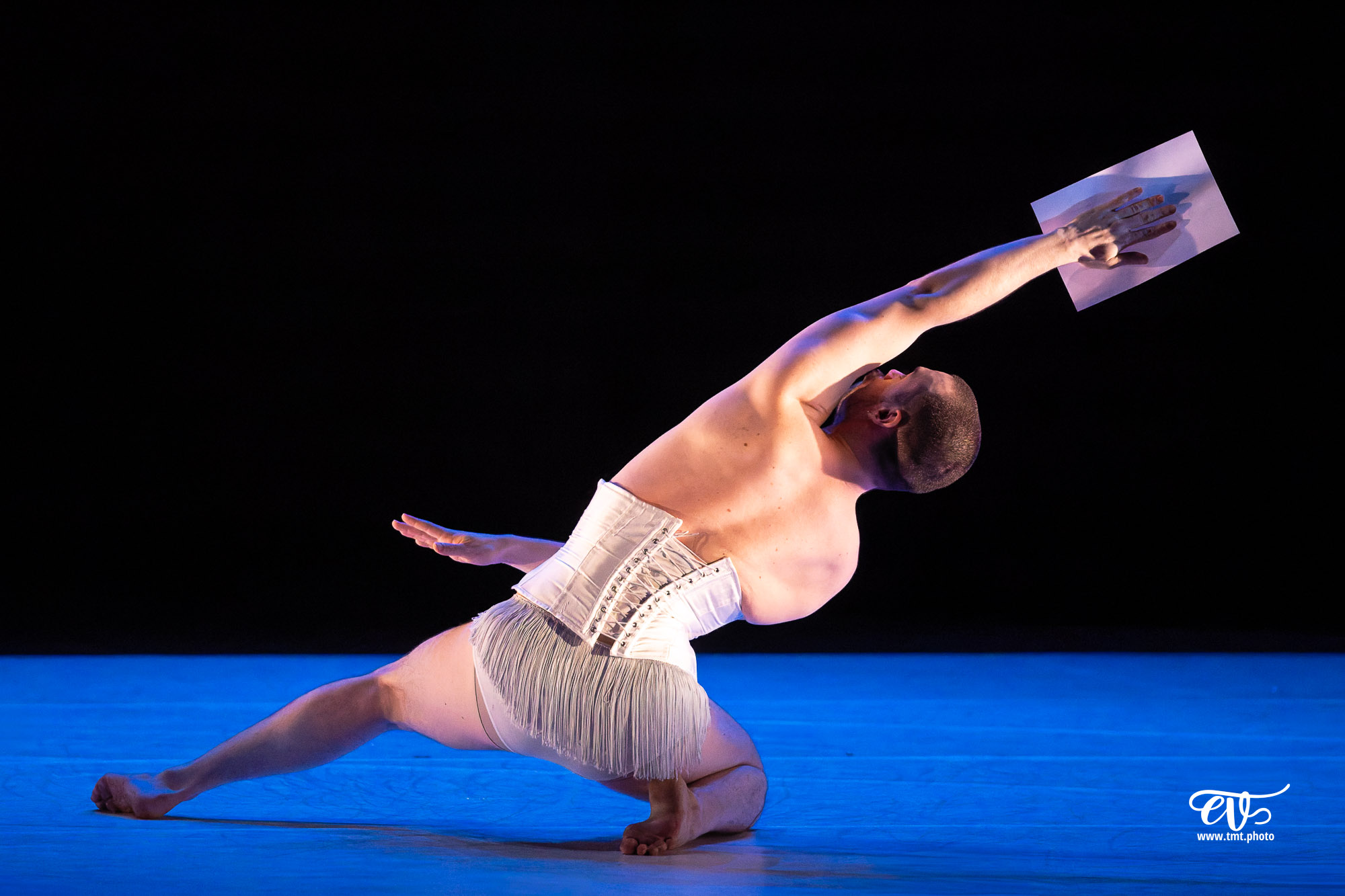 A4 (COMME LA FEUILLE) CIE CHICOS MAMBO